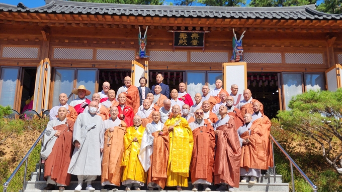 사찰창건법회 후 단체 사진