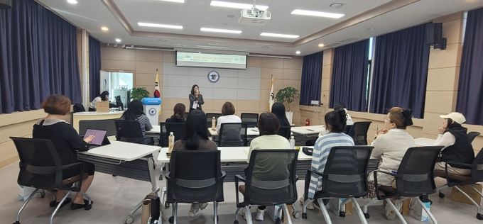 진천교육청, '아이와 함께 자라는 슬기로운 행동중재'연수