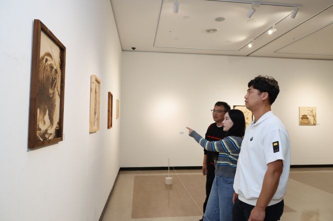 최북미술관 '인두화'