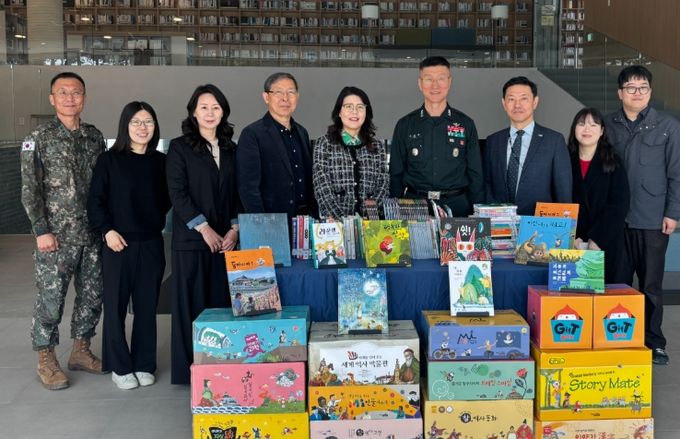 익산 모현도서관 도서 순환 제공, ㈔한국작은도서관협회 1,000권 기증