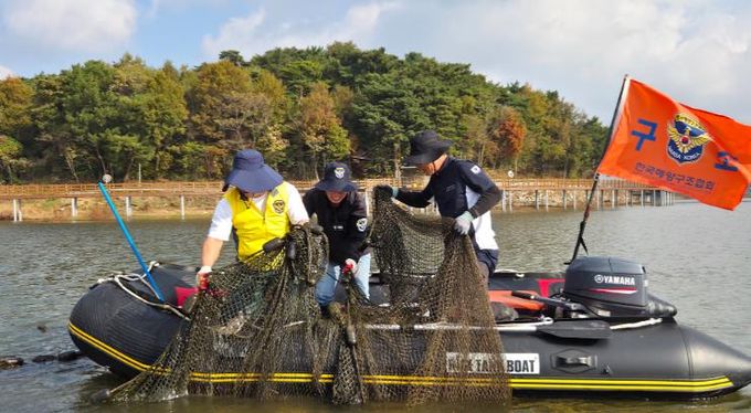 (사)한국해양구조협회 서산본부, 서산시 풍전저수지 일대 환경정화활동 펼쳐