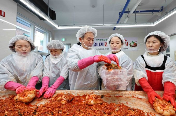 인천 동구장애인체육회, 김장 나눔봉사 열어
