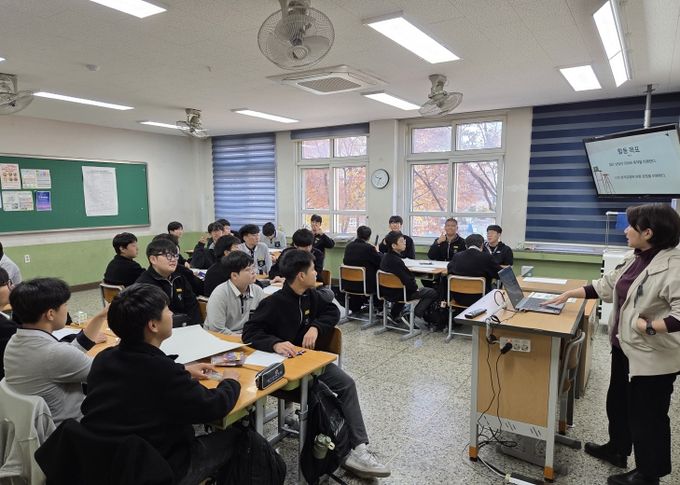 고등학교 진학 앞둔 34교 198학급 대상 소통역량 강화 프로그램