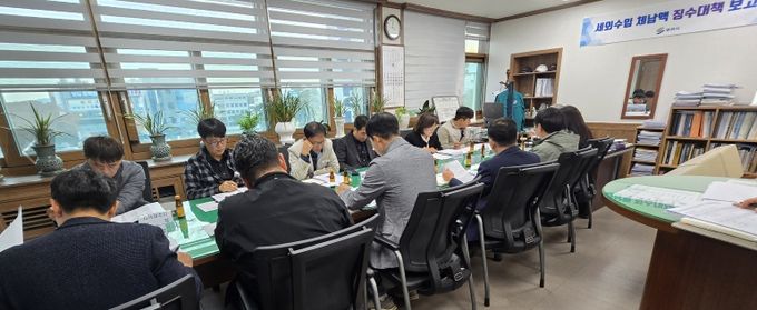 영천시는 지난 17일 이정우 부시장 주재로 ‘세외수입 체납액 징수대책 보고회’를 개최했다.