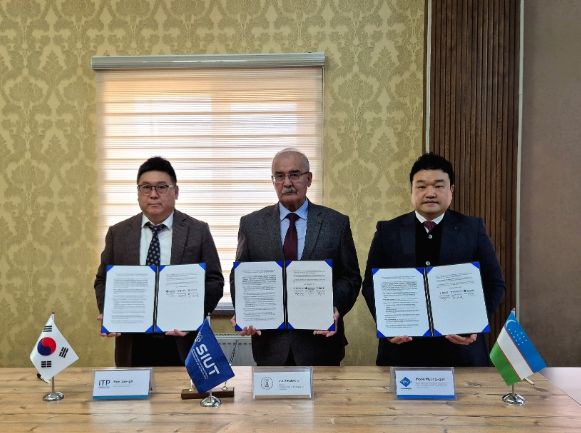 왼쪽부터 한재길 인천TP 바이오탄소제로사업단장, 유스프 압둘라옙 SITU 총장, 문명국 청운대 교수