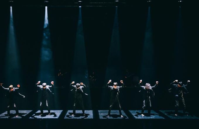 세계 유수의 도시와 축제에 초청받은 현대무용단 모던테이블의 <다크니스 품바>가 영덕에서 박력넘치는 공연을 펼쳐 환호를 받았다.