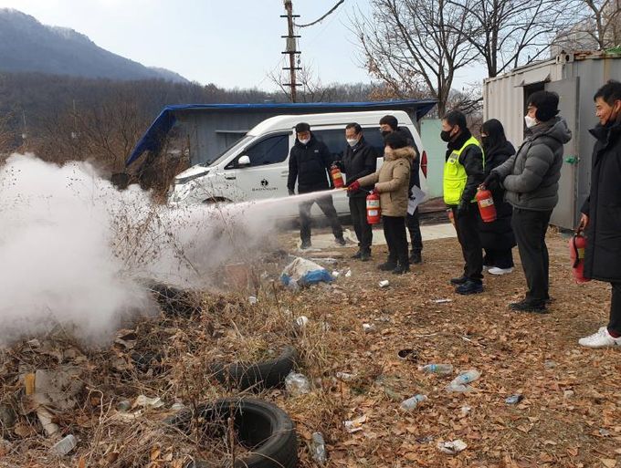 지난해 1월 구청 및 동주민센터 직원을 대상으로 진행한 구룡마을 화재 예방 훈련