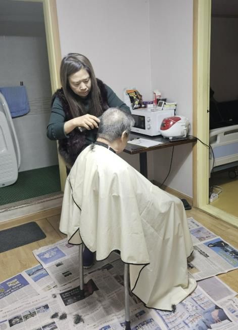 수원시 팔달구 화서1동, 거동 불편 어르신 대상 '찾아가는 이미용 서비스' 실시
