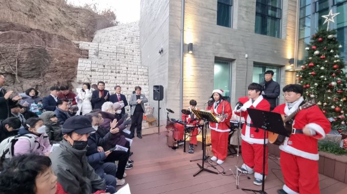 검단동, 지역사회가 함께 만든 ‘2025 트리 점등식’