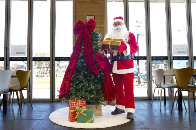 울진군은 12월 24일부터 25일까지 이틀간‘산타 관광택시’를 특별 운행한다.