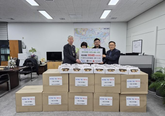 계양구노인인력개발센터 ‘계양가배랑’ 사업단, 취약계층 어르신 지원 위한 다과류 기탁