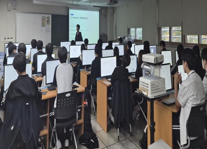군포시진로교육협력센터, AI활용 창업특강 진행… 미래 진로 탐색과 협업능력까지 경험