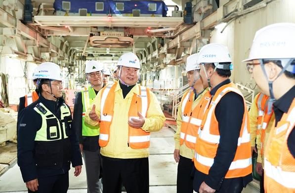 파주시, 수도권 제2순환 고속도로 한강하저터널 방문