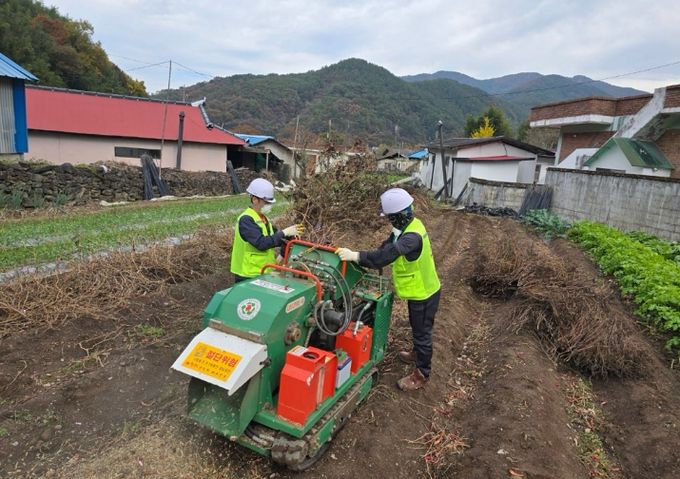 영농부산물, 태우지 말고 안전하게 파쇄하세요!