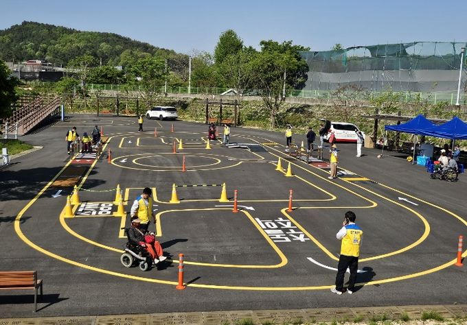 지난해 3월 복용동에 조성된 ‘전동보조기기 운전연습장’